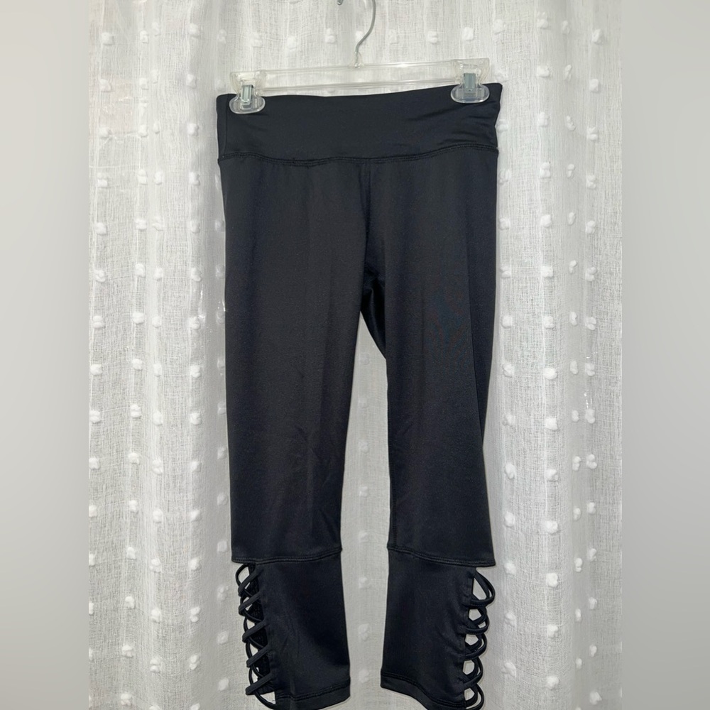 Black cropped leggings